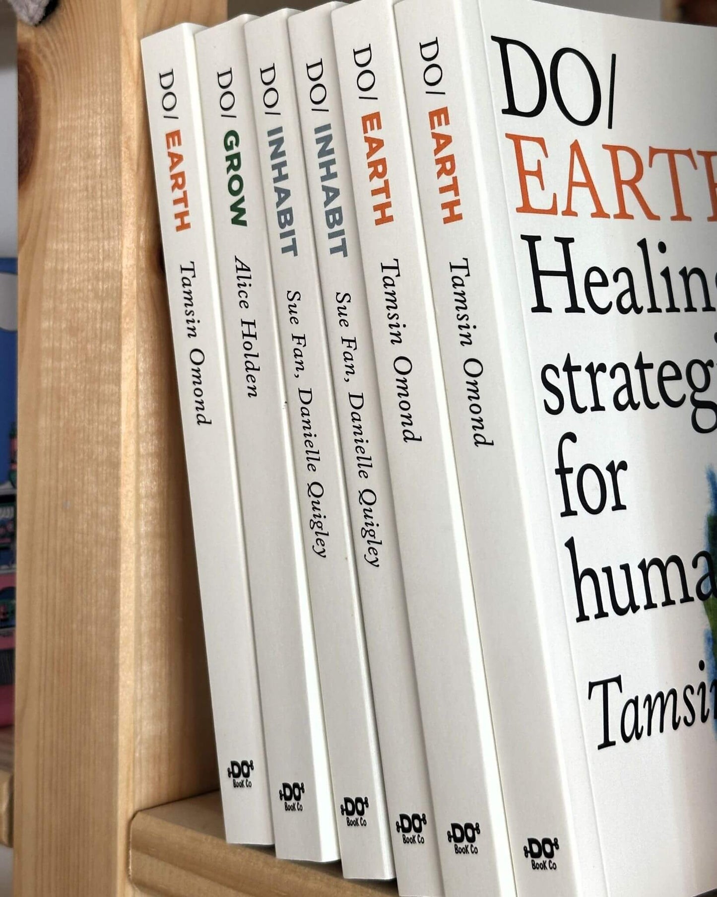 DO / Earth - Tamsin Omond